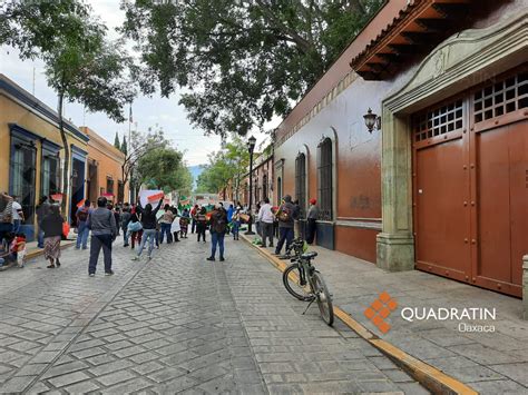 Bloquean Avenida Juárez En La Ciudad De Oaxaca