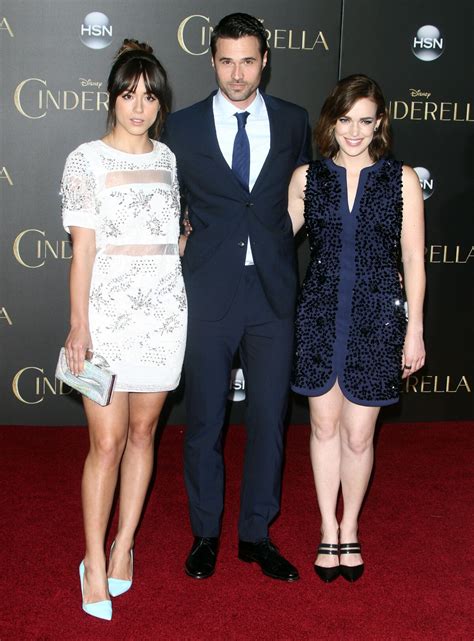 Photo : Chloe Bennet, Brett Dalton, Elizabeth Henstridge - Avant