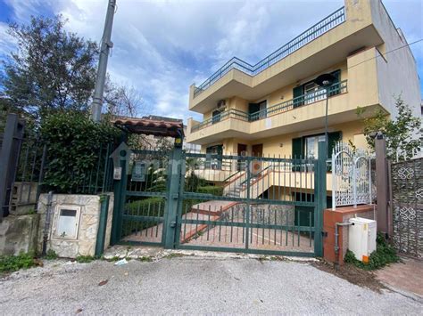 Vendita Villa Unifamiliare In Traversa Tortora 15 Pompei Buono Stato