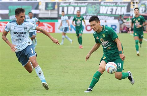 Dua Kali Persebaya Menang Beruntun Uston Nawawi Jalan Masih Panjang