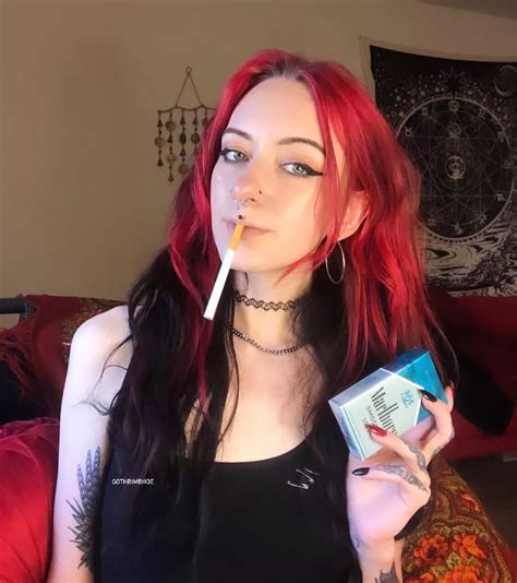 Been Loving Marlboro Menthol Smooths Lately Nudes Smokingfetish NUDE PICS ORG