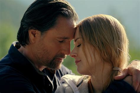 Virgin River вошла в историю Netflix, поскольку сериал продлен на 7 ...