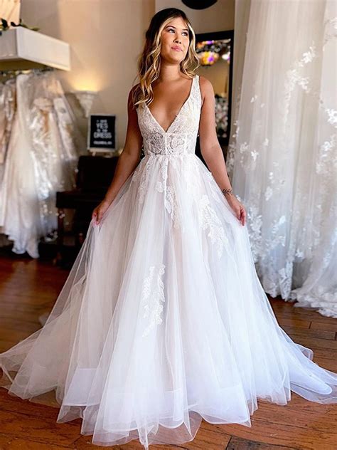 Forme Princesse Tulle Appliqu S Col En V Sans Manches Tra Ne Mi Longue