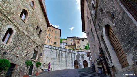 Pictures of Gubbio, photo gallery of Gubbio Italy - ItalyGuides.it