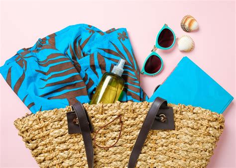 7 Best Beach Bags For Moms To Stay Organized And Stylish