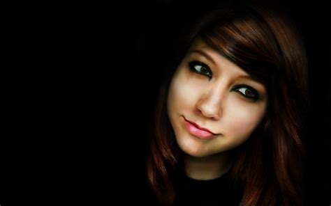 Boxxy Catie Wayne Women Face Looking Away Portrait Simple