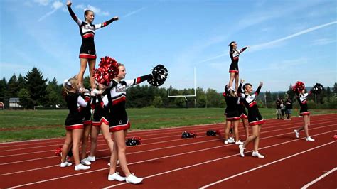 20120908 Uhs Jv Cheer 1st Football Game Youtube