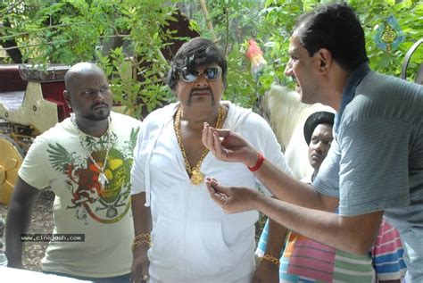 Lollu Dada Parak Parak Tamil Movie Hot Stills Photo 4 Of 55