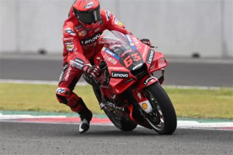 Momen Francesco Bagnaia Sapa Penggemar Indonesia Lari Lari Hingga Beri