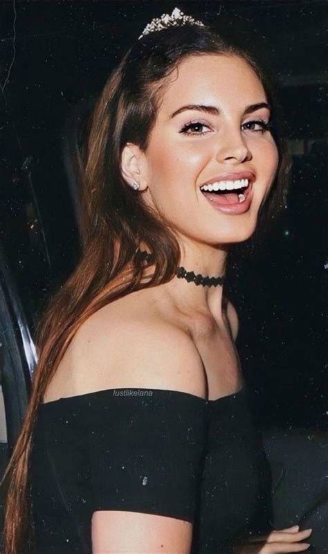 Lana Del Rey Is So Hot Scrolller