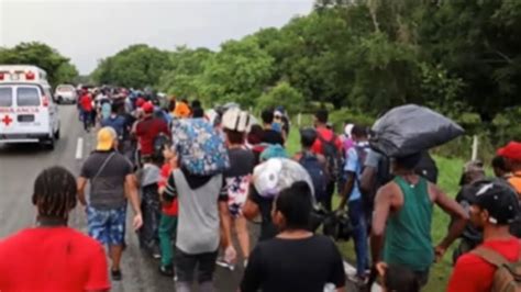 Caravana Migrante Se Dispersa Y Se Entrega Al Inm En Mapastepec