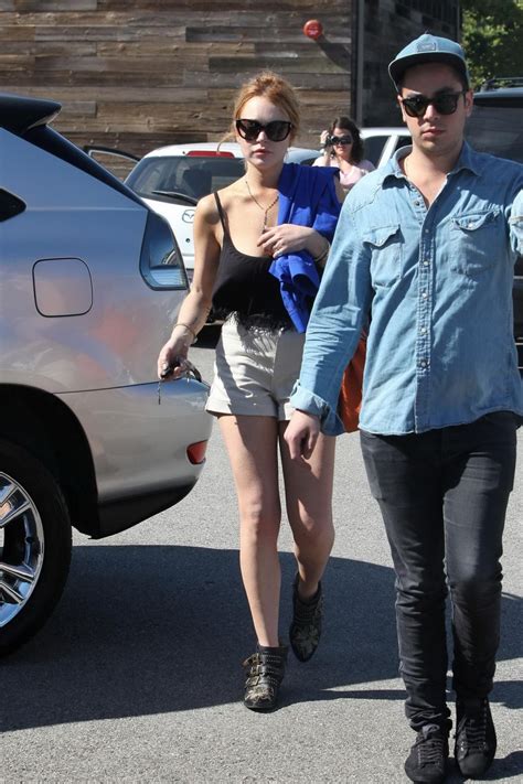 Lindsay Lohan Braless Showing Cleavage Downblouse At The Gas Station In Malibu Porn Pictures