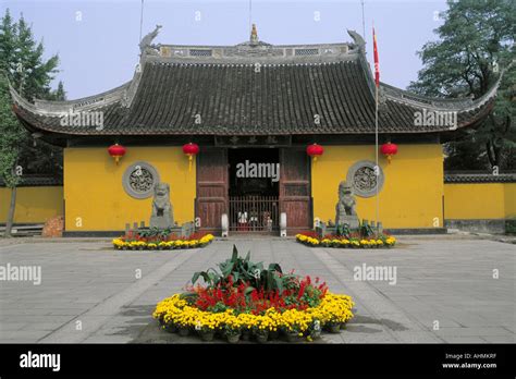 Longhua Buddhist Temple Hi Res Stock Photography And Images Alamy