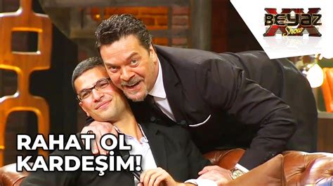 Seyirci Beyaz Show Koltu Una Boylu Boyunca Uzand Beyaz Show Youtube