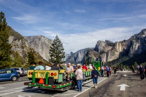 Tunnel View Vista in Yosemite National Park | yosemitethisyear.com