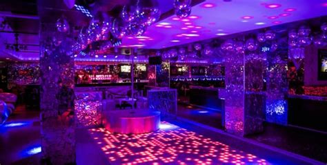 Pin En 144 EA NIGHT CLUB