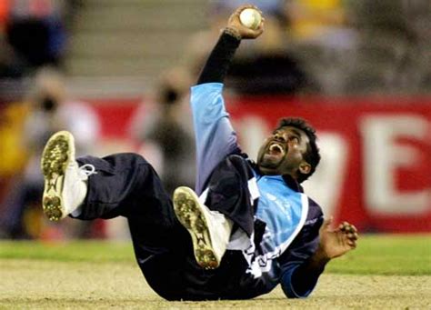 Muttiah Muralitharan takes an excellent catch off his own bowling ...