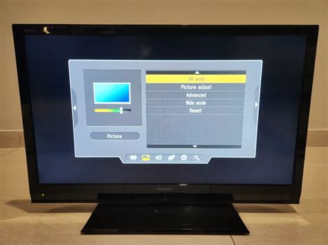 Sharp Lc 32le240m TV Home Appliances TV Entertainment TV On