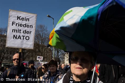 Ostermarsch für Frieden in Berlin Rund 1000 Menschen nehme Flickr