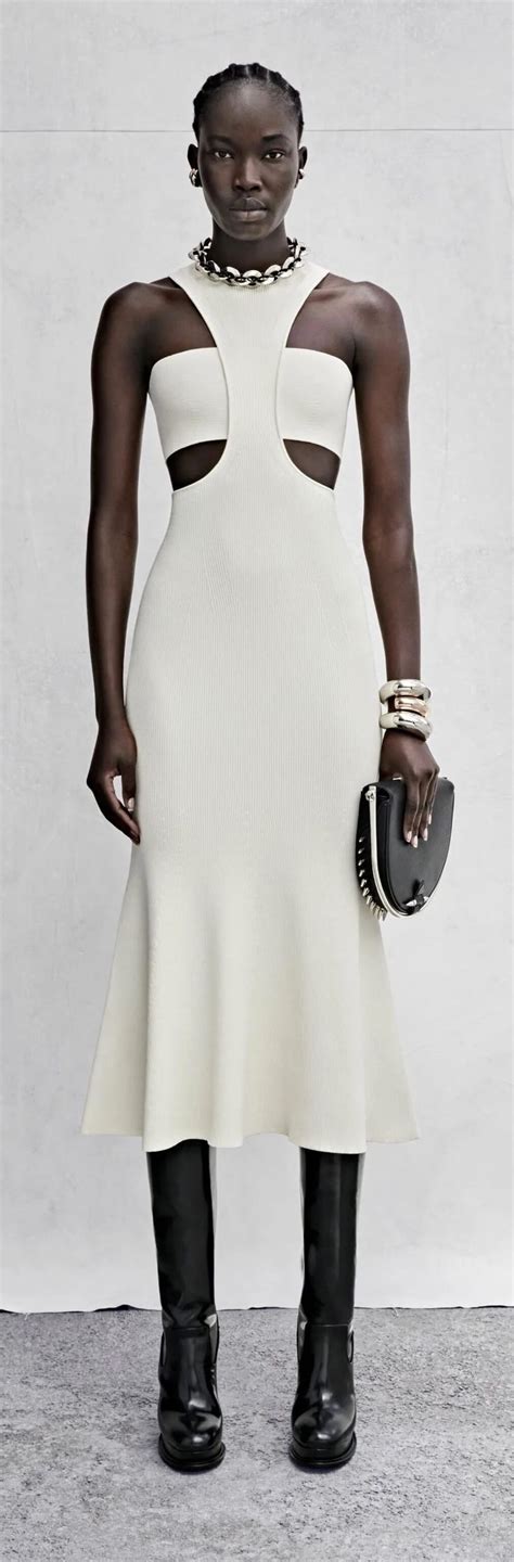 Pin by Ксения Верхотурова on Стиль | Alexander mcqueen couture, Fashion ...