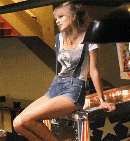 Long Legs Gifs Get The Best On Giphy My XXX Hot Girl