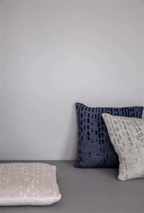 Polštář Rain Cushion nude DesignVille