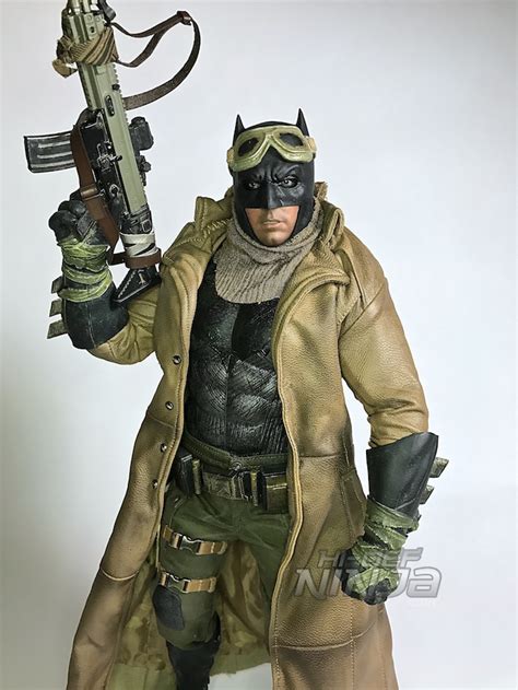 Knightmare Batman Hot Toys Sixth Scale Review 2016 36 Hi Def Ninja Blu Ray SteelBooks Pop