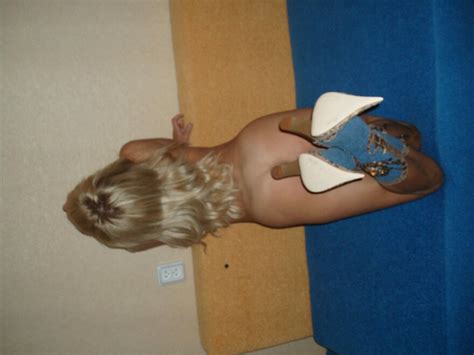 Tony Tit MILF Robin Shows Off Slut 60 Porn Pic