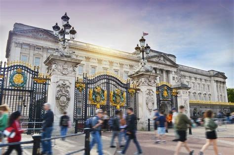 Fascinating Buckingham Palace Facts