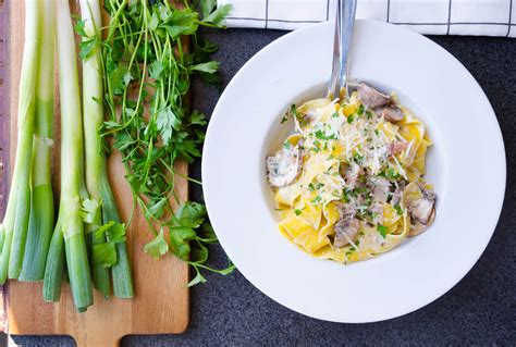 Pappardelle Med Svamp Och Bacon Recept Matskafferiet