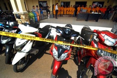 Polresta Tangerang Bekuk Lima Pelaku Pencuri Motor Antara News