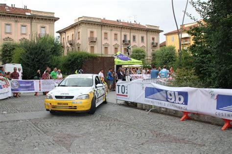 Rombano I Motori Sotto Le Torri Con L Edizione Del Rally D Alba