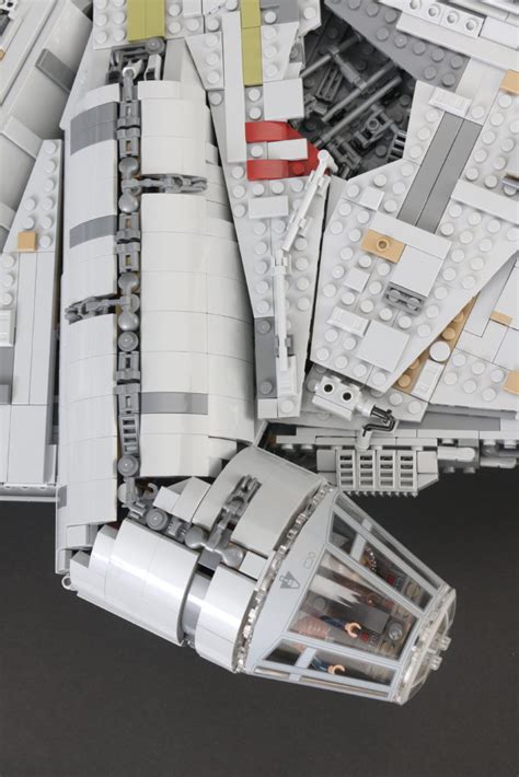 LEGO Star Wars UCS 75192 Millennium Falcon review