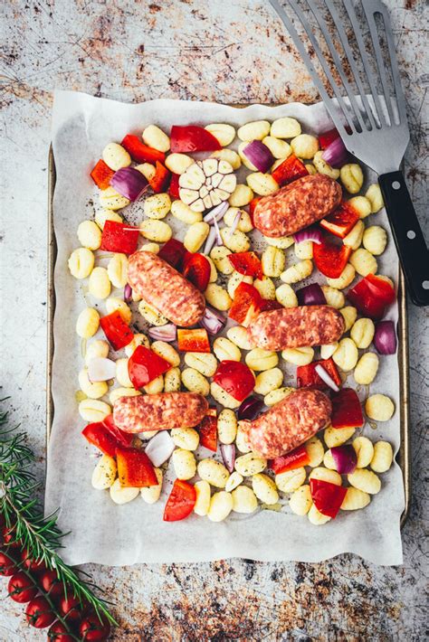 One Pan Gnocchi Mit Salsiccia Paprika Und Tomaten Moey S Kitchen