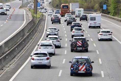 Un accident entre quatre camions provoca cues quilomètriques a l AP 7