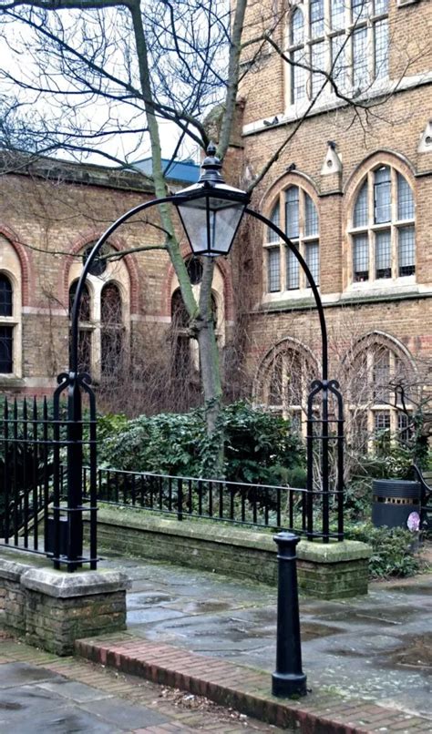 20 Best Hidden Gems in East London, Secret Places and Food