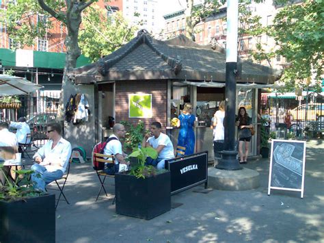 14 Best Street Fairs in NYC For Food, Music And Artwork