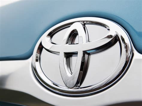 Toyota Camry Hybrid Luxury (2010) - CNET