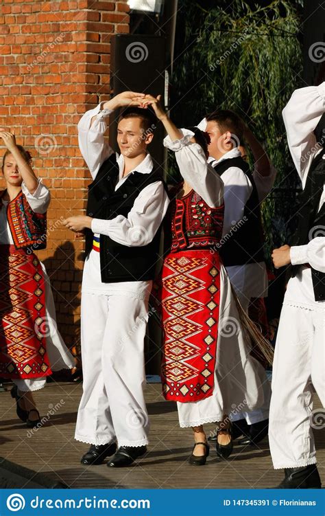 Timisoara Rumania Bailarines Rumanos En Traje Tradicional