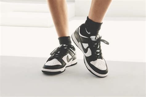 Check Out the Best Black Sneaker Styles by Nike. Nike.com