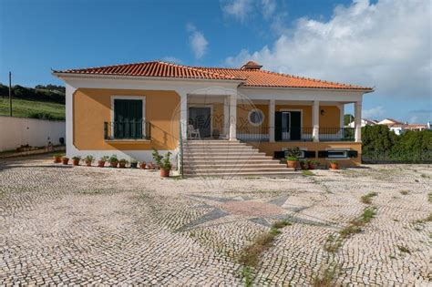 Casa ou moradia à venda em Santo Onofre e Serra do Bouro Caldas da