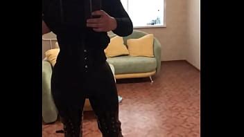 Crossdresser Aux Gros Seins Devant Un Miroir Xvideos