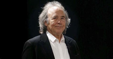 Joan Manuel Serrat Recibe Condecoración Del Gobierno Español