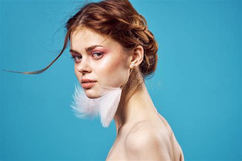 Pretty Woman Naked Shoulders Fashion Posing Bright Makeup Stock Image Image Of Beautiful