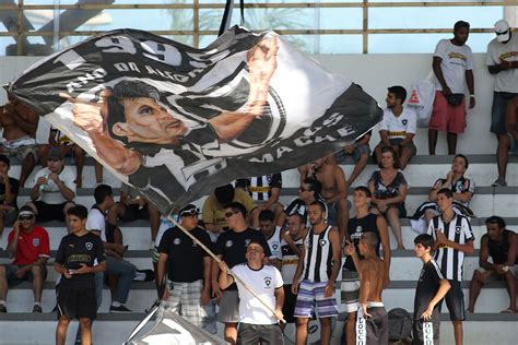 Fotos Botafogo Enfrenta A Cabofriense Em Maca Uol Esporte