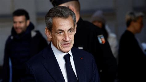 Nicolas Sarkozy Frankreichs Ex Präsident Sarkozy muss elektronische