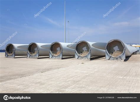 Giant Wind Turbine Awaiting Assembly Wind Farm — Stock Photo ...