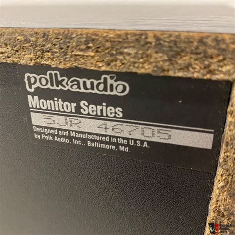 Polk Monitor Series Jr Large Bookshelf Speakers Photo