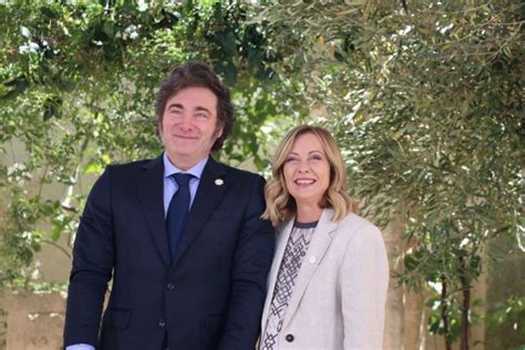 Giorgia Meloni compartió una foto junto a Javier Milei en sus redes