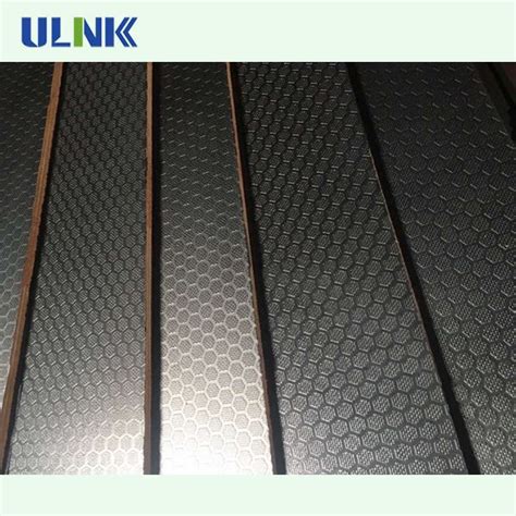 China Customized Structural Mesh Faced Phenolic Plywood Suppliers Low